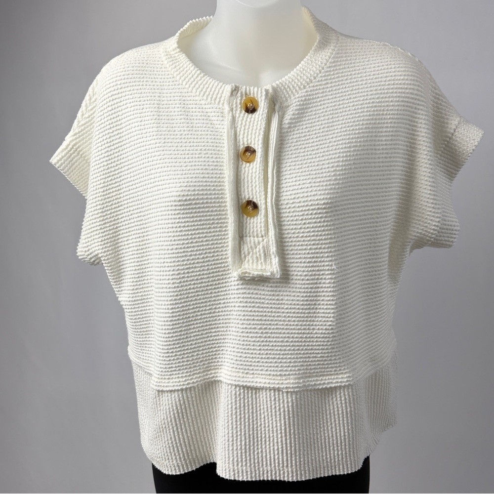 Chic White Buttoned Knit Blouse